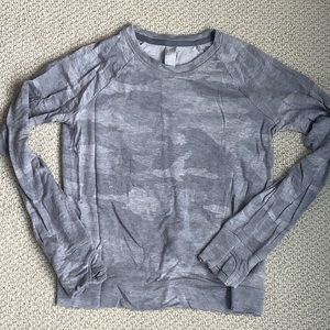 Athleta girls light sweatshirt grey camo size L (12)